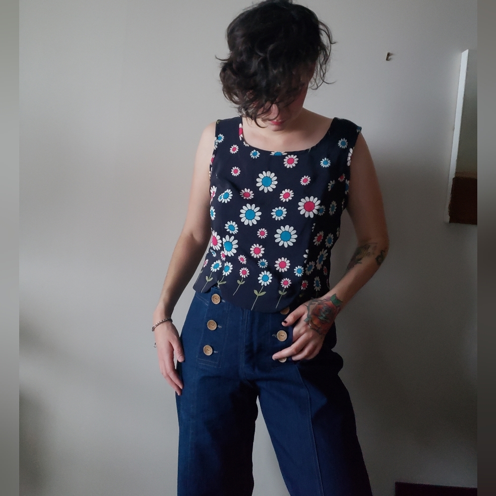 Retro daisy crop top